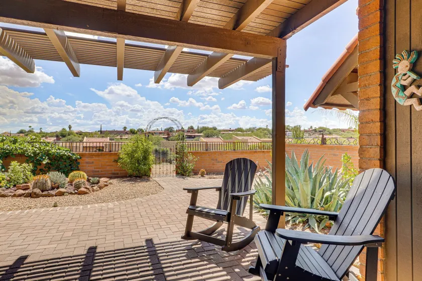 Quiet Townhome w/ Mountain Views in Green Valley - Image 1