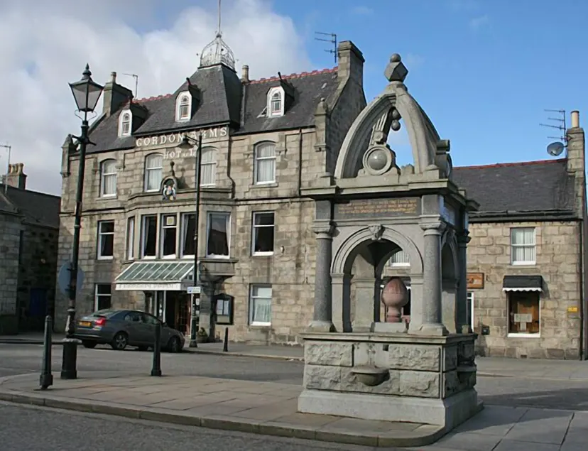 Gordon Arms Hotel - Image 1
