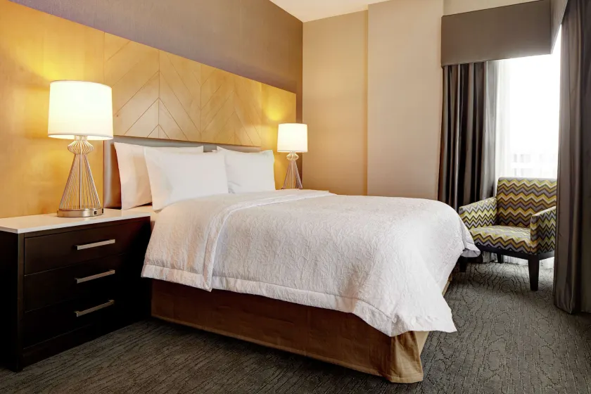 Hampton Inn Brooklyn/Downtown - Image 1