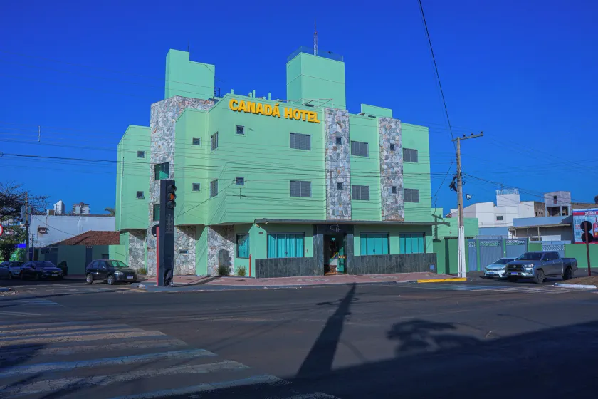 Canadá Hotel - Image 1