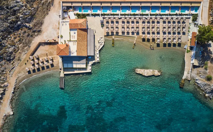 Mandraki Beach Resort - Image 1