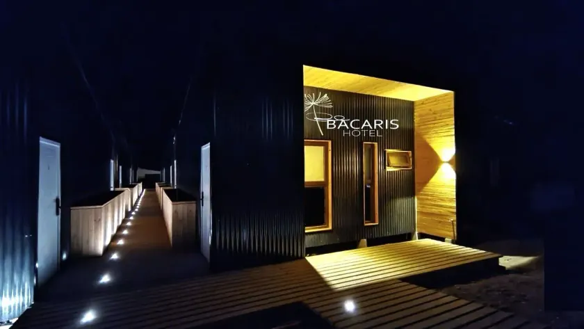 Hotel Bacaris - Image 1