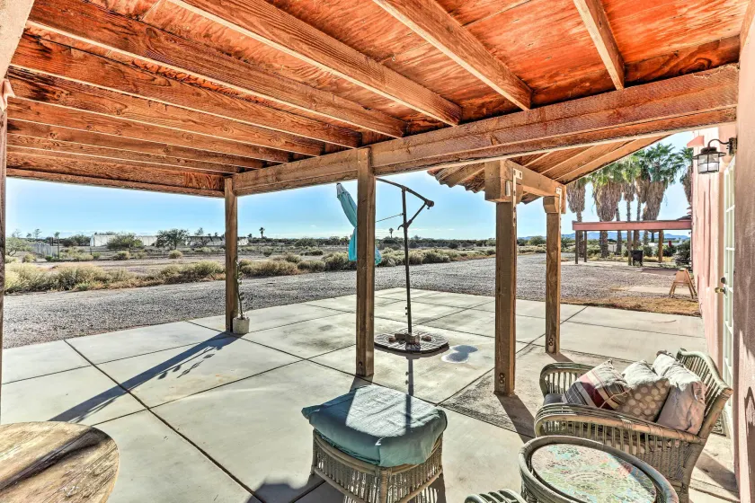 Eloy Desert Oasis w/ Courtyard & Pool Access! - Interiør