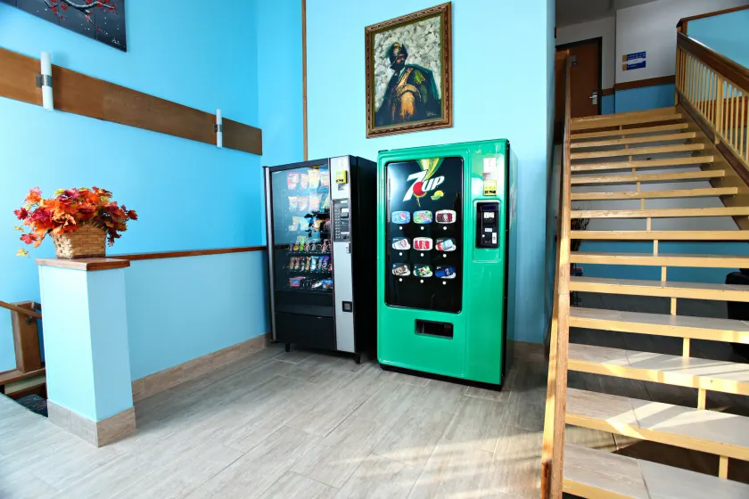 Coratel Inn & Suites by Jasper Newton - Entrada (vista interna)