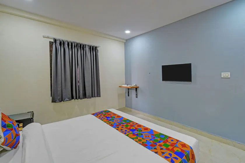 Townhouse La Vista Inn Grand Hotel - Image 1