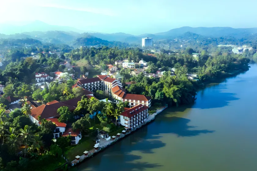 Mahaweli Reach Hotel - Image 1