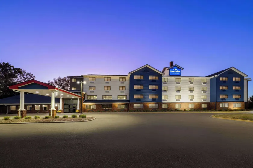 AmericInn by Wyndham Inver Grove Heights Minneapolis - Image 1