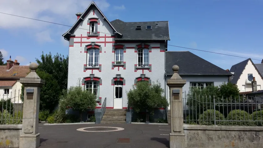 Hotel restaurant La Pêcherie - Le manoir d'à coté - Les 5 ruches -Logis hôtels - Image 1