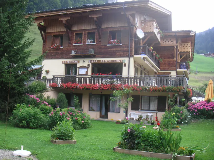 Apart'hotel & Spa "La Destière" - Image 1