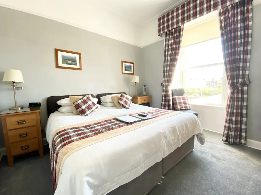 Daviot Guest House - Image 1