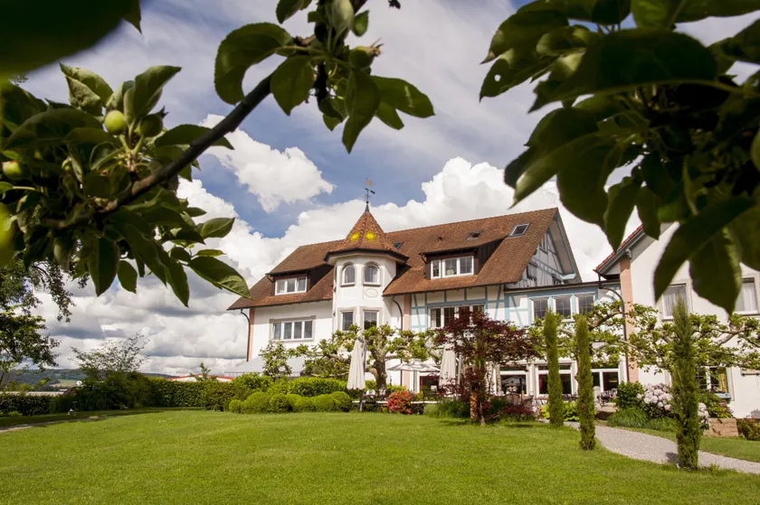 Reck's Hotel-Restaurant - Image 1