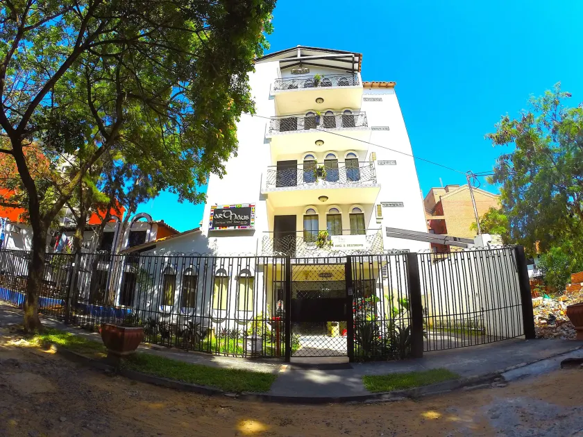 Arthaus Boutique Hotel - Image 1