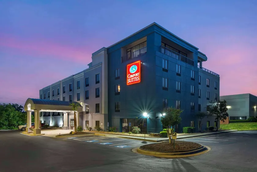 Comfort Suites Atlanta Airport - Image 1