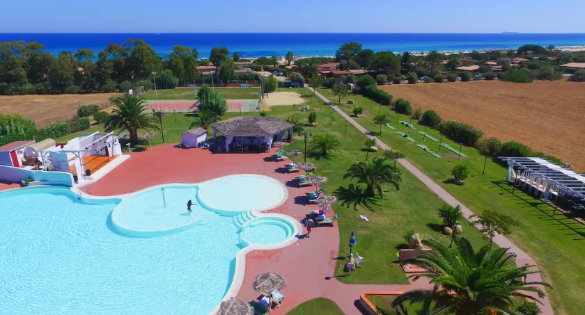Rey beach Club - Image 1