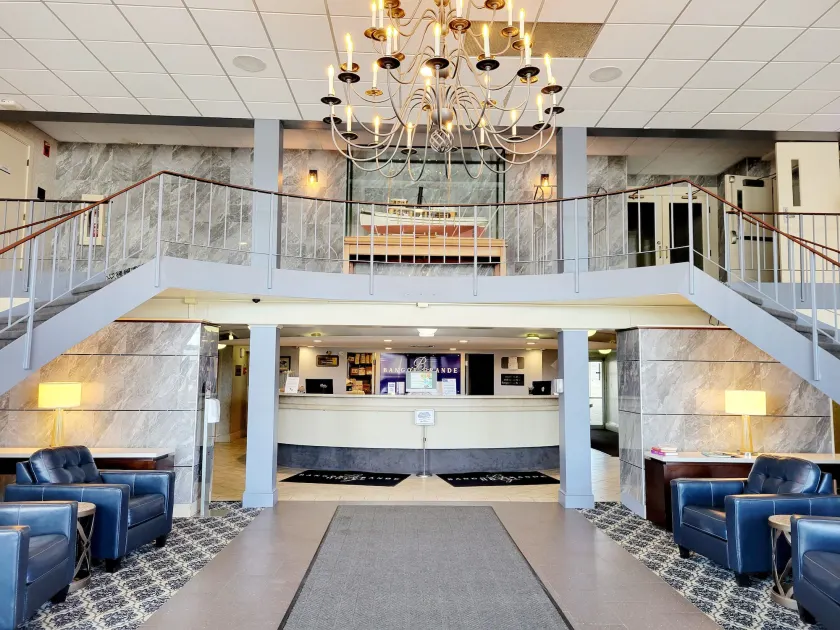 Bangor Grande Hotel - Image 1