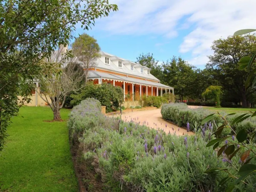 Fitzroy Inn Historic Retreat Mittagong - Image 1
