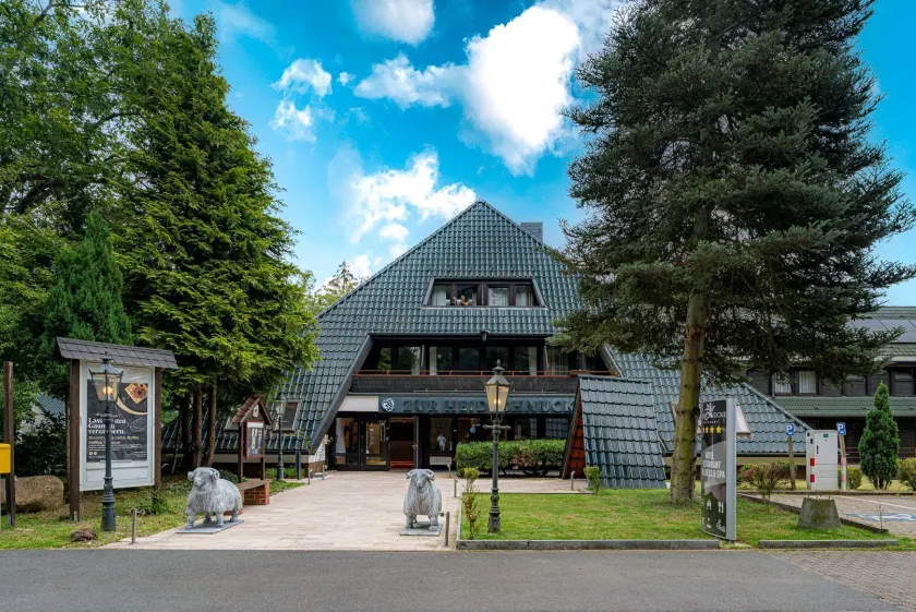 Hotel Zur Heidschnucke - Image 1