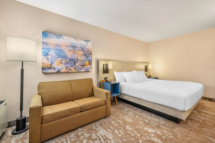 Comfort Inn Ancienne-Lorette - Quebec Airport - Image 1