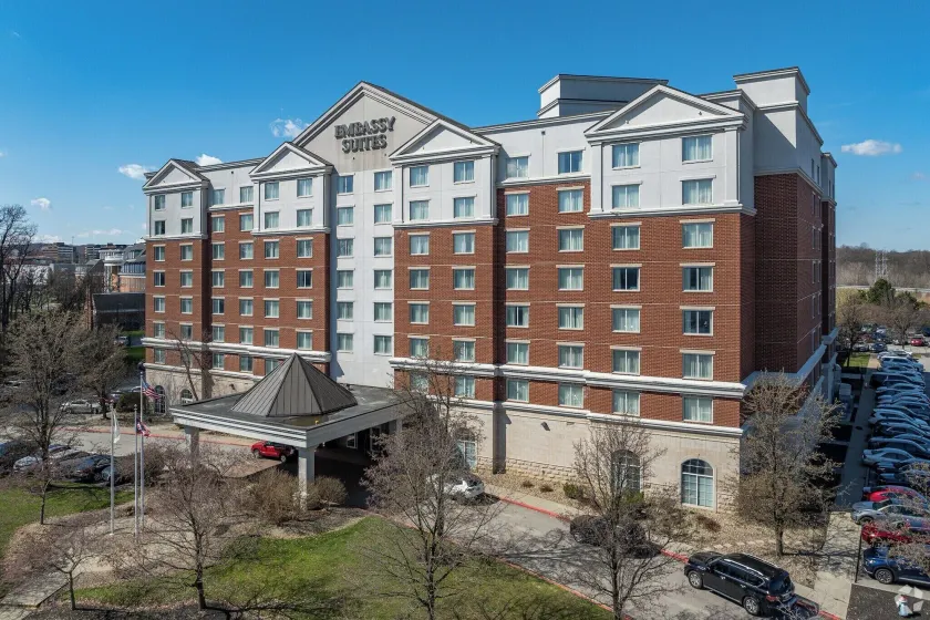 Embassy Suites by Hilton Cleveland Rockside - Image 1