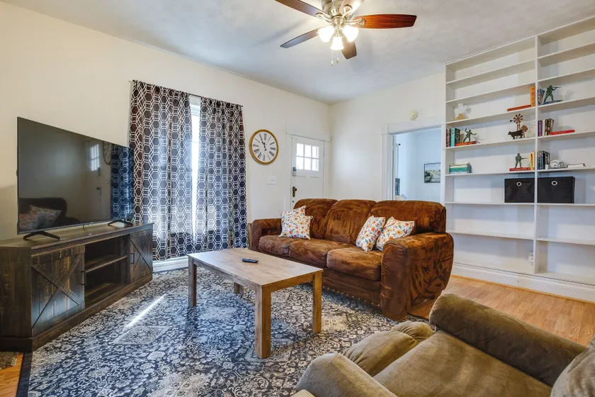 Family-friendly Home in Junction City - Image 1