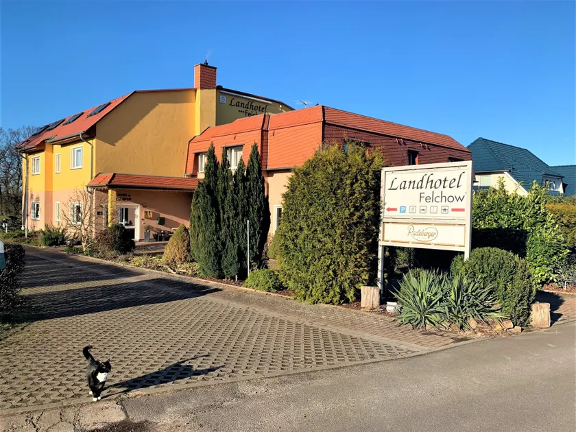 Landhotel Felchow - Image 1