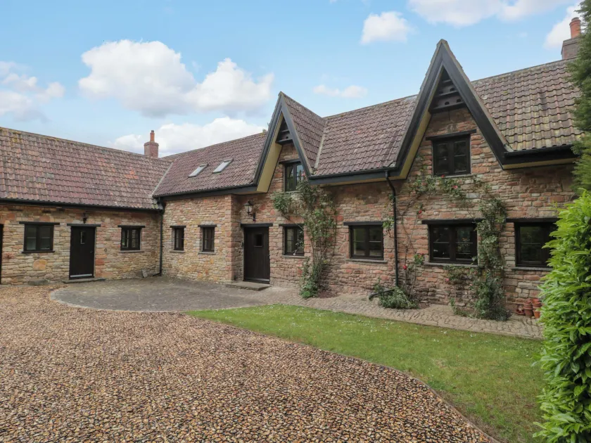 Stowey Mead Stables - Image 1