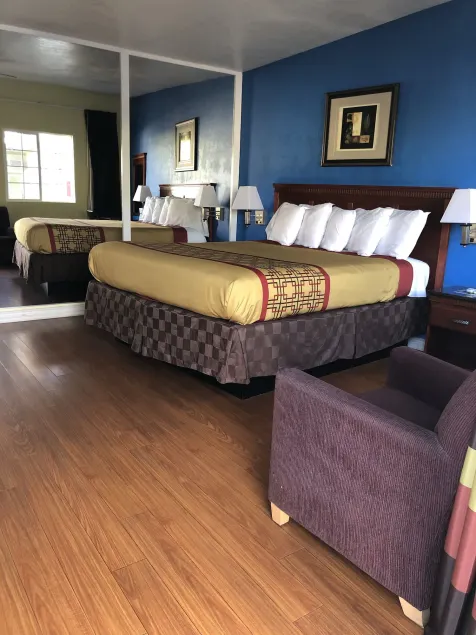 Encore Motel Near Marina Del Rey, Culver City & Venice - Image 1