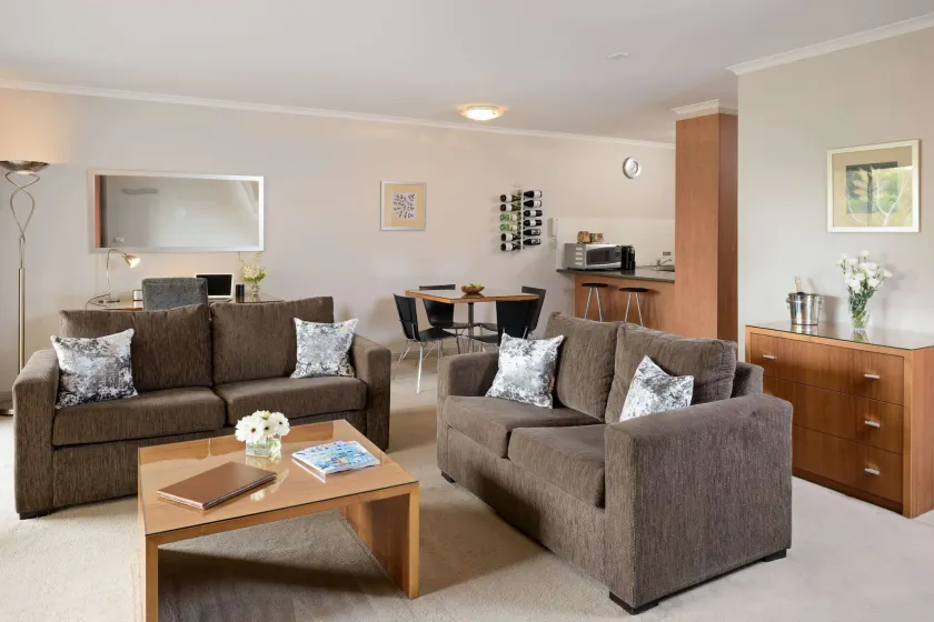 Ringwood Royale - Image 1