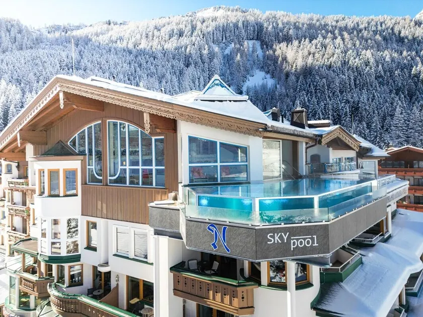 Hotel Neuhintertux 4 Sterne superior - Image 1