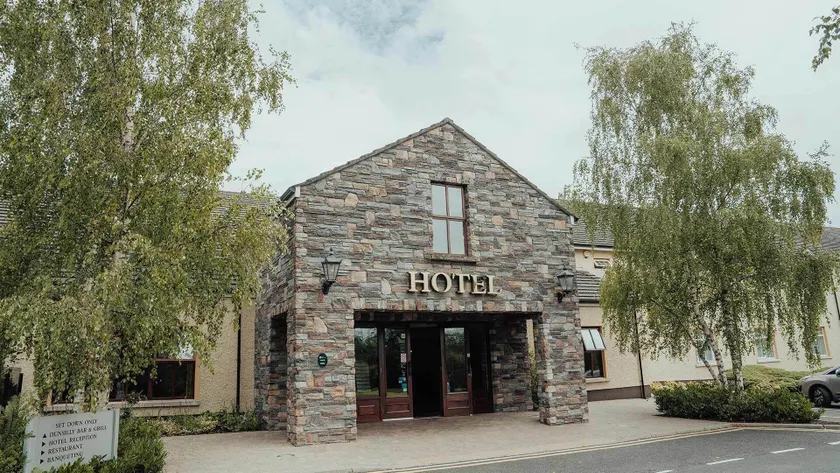 Dunsilly Hotel - Image 1