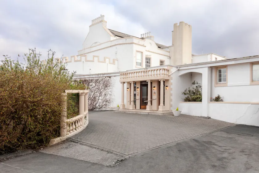 North West Castle Hotel - Image 1