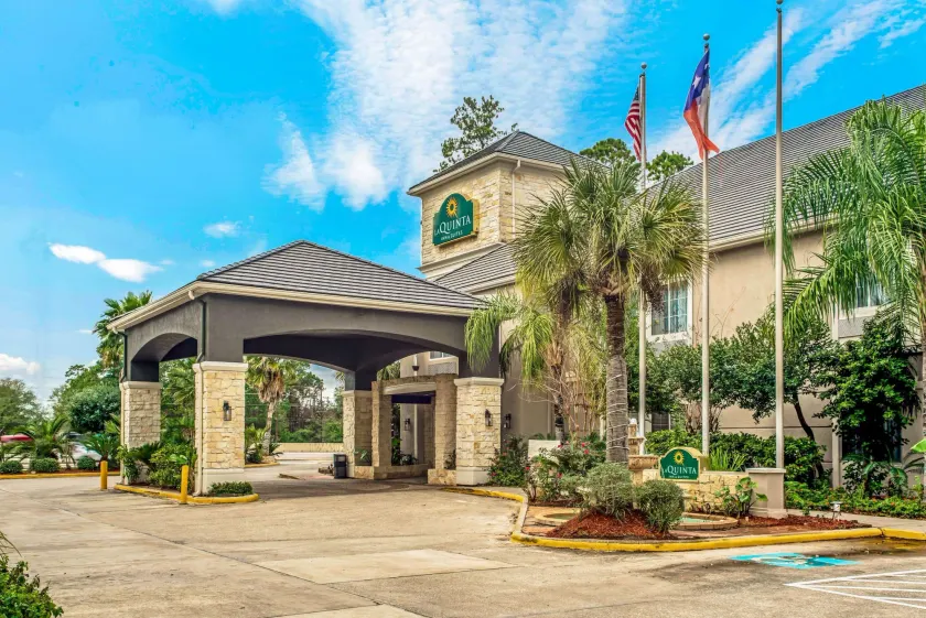 La Quinta Inn & Suite Kingwood Houston IAH Airport 53200 - Image 1
