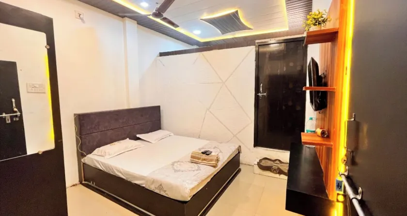Hotel Pallav Guest House Ujjain - Image 1