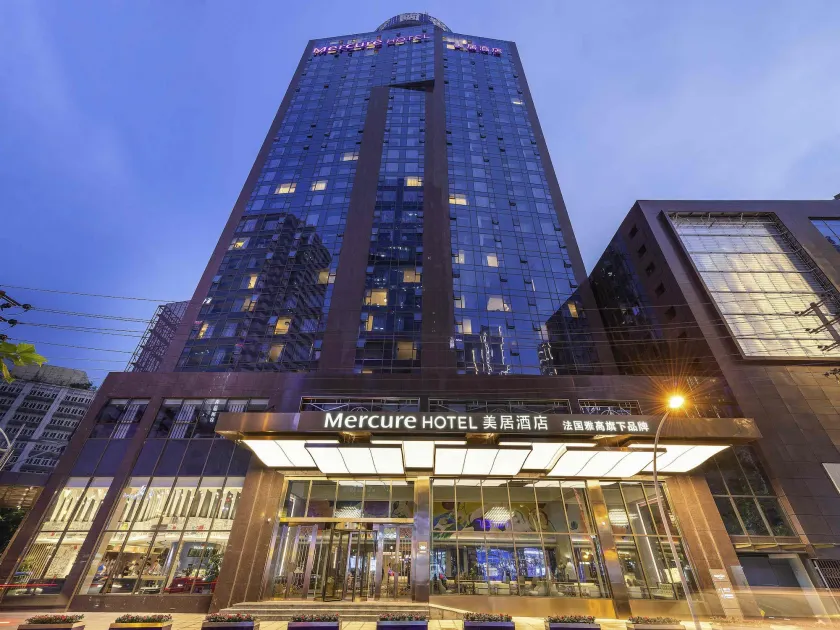 Chengdu Taikoo Li Chunxi Mercure Hotel - Image 1