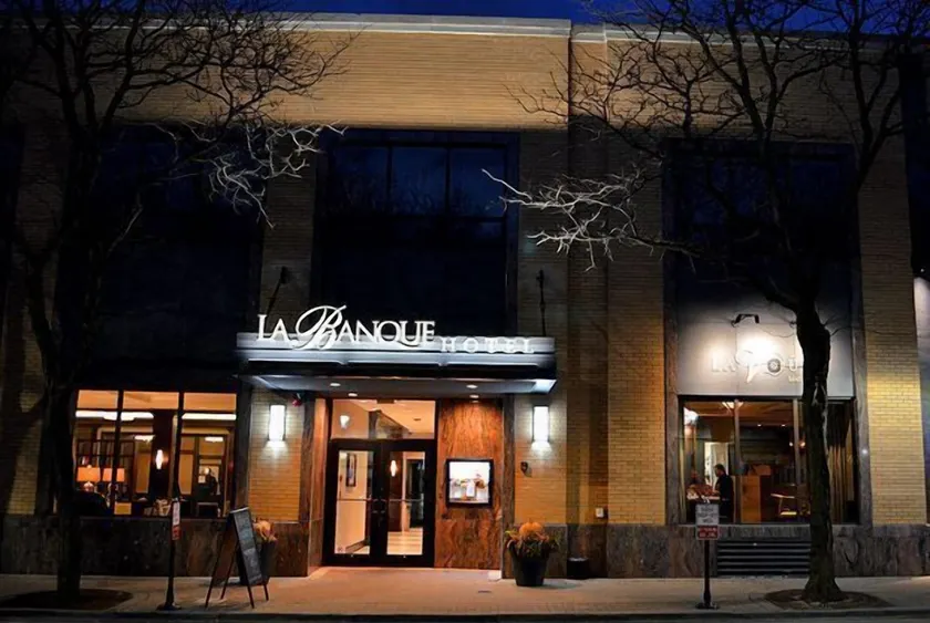 La Banque Hotel - Image 1