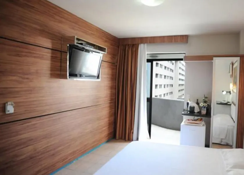 Laguna Praia Hotel - Image 1