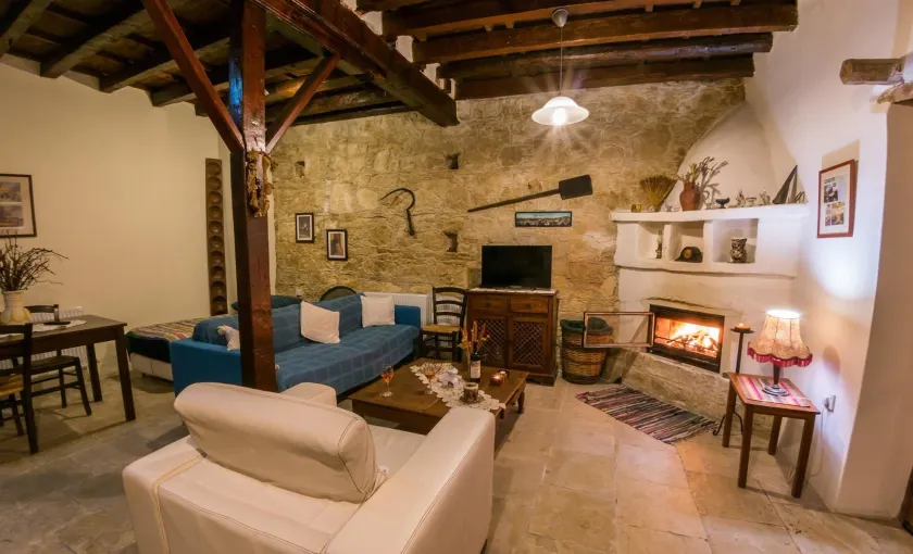 Vouni Lodge - Image 1