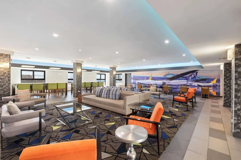 Best Western Inn & Suites - Midway Airport - Hall