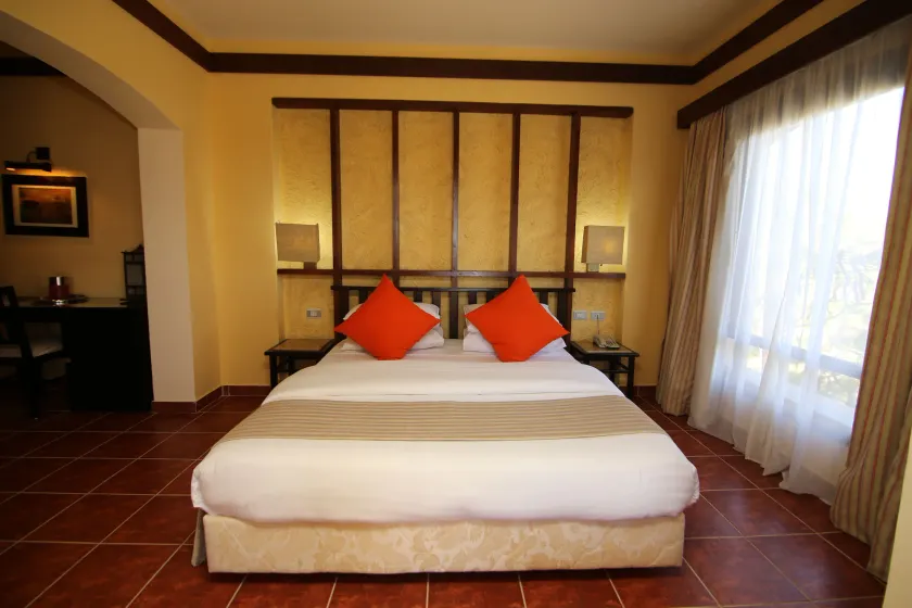Tamra Beach Resort - Image 1
