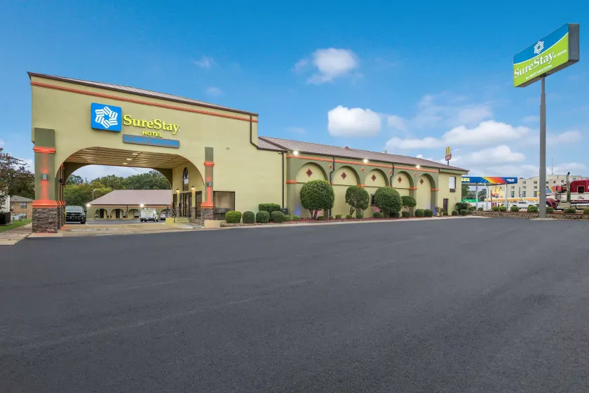 SureStay Hotel by Best Western Mt Pleasant - Image 1