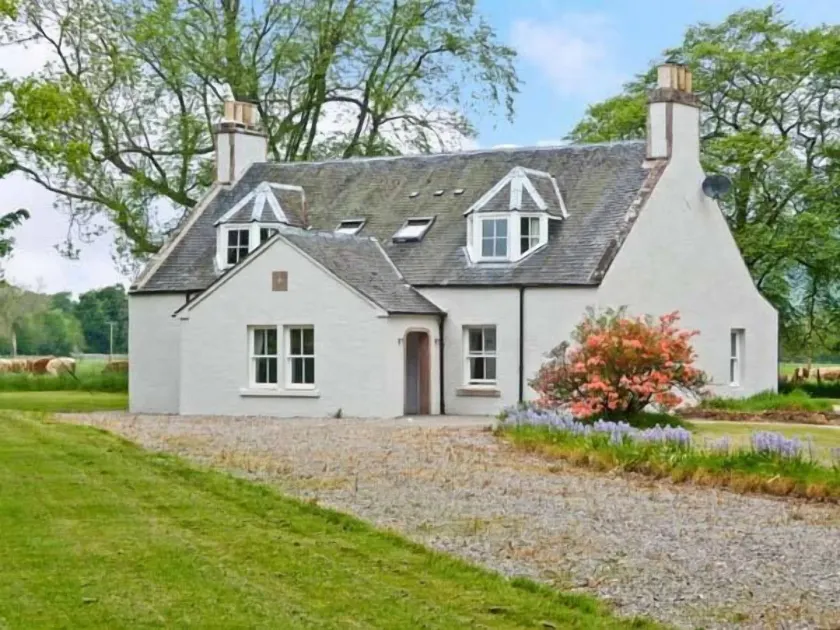 Easter Urray Farmhouse - Image 1