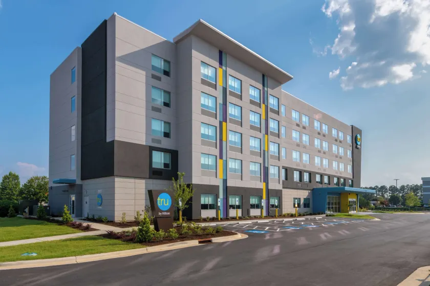 Tru By Hilton Fayetteville Fort Bragg - Image 1