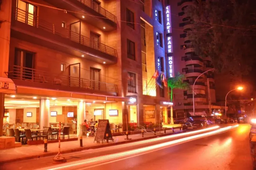 Caesar's Park Hotel - Image 1