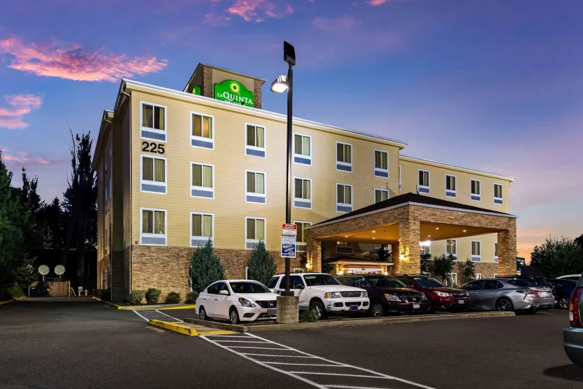 La Quinta by Wyndham Auburn - Image 1