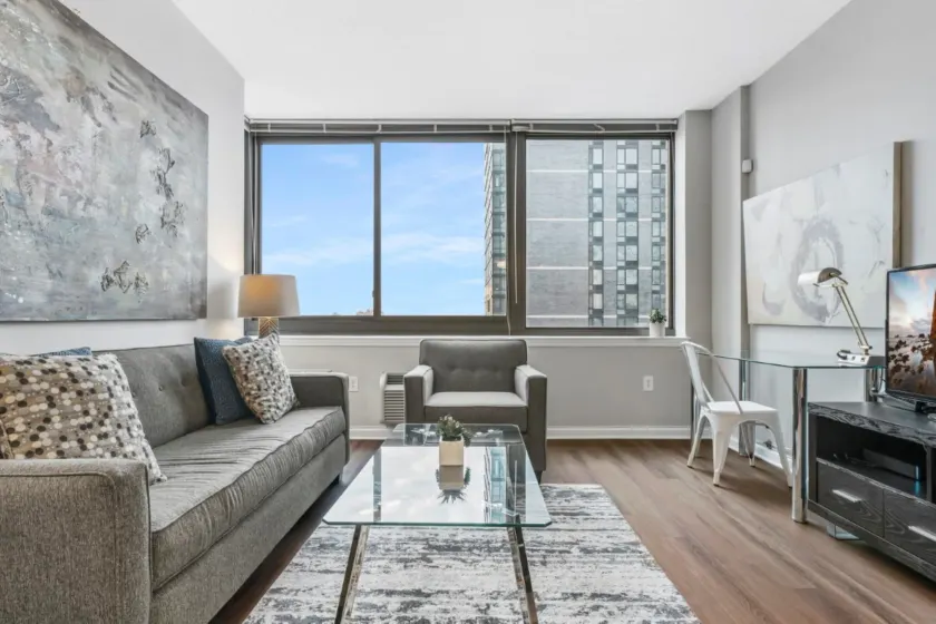 Bluebird Suites near PATH - Image 1