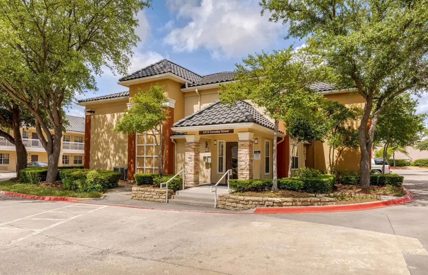 Suburban Studios Irving - Las Colinas - Image 1