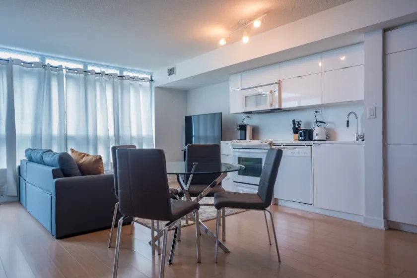Condo 2 Bedroom with Balcony Iceboat Terrace Downtown Toronto - Spiseområde på rommet