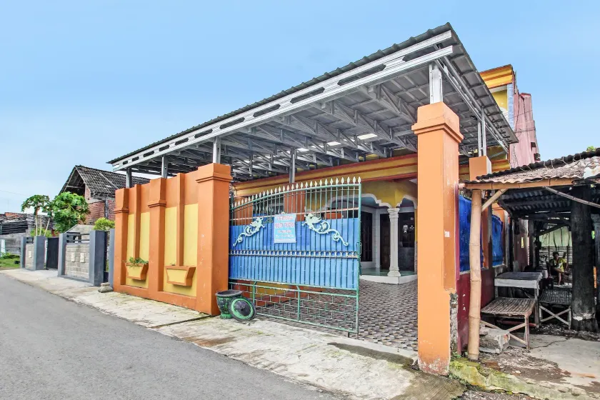 Hotel O Chikam House Syariah - Image 1