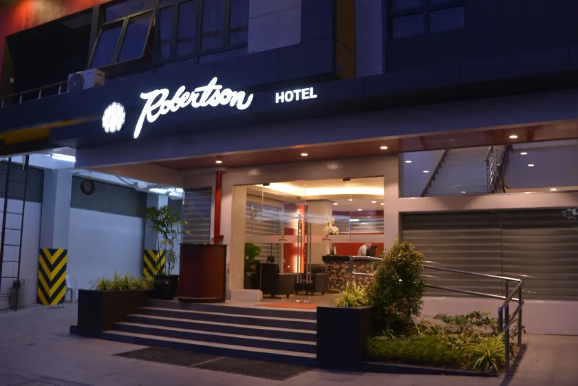 Robertson Hotel - Image 1