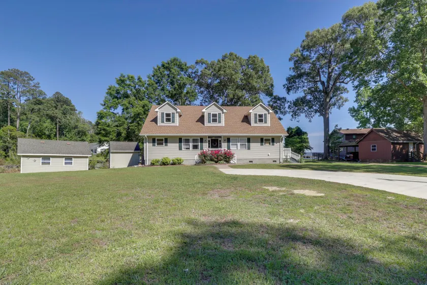 Soundfront Serenity! Cozy Hertford Home w/ Views - Image 1